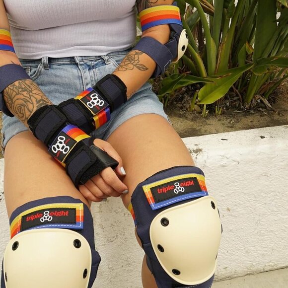 Complete Skating Protection: Saver Series Kneesaver, Elbowsaver & Wristsaver Set - Picture 6 of 7